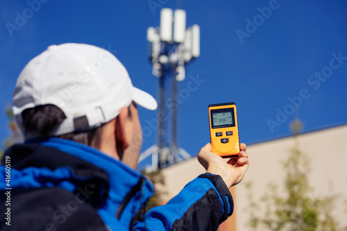 Electromagnetic radiation measuring under mobile network tower