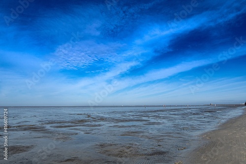 Fototapeta Naklejka Na Ścianę i Meble -  blue sky over the north sea