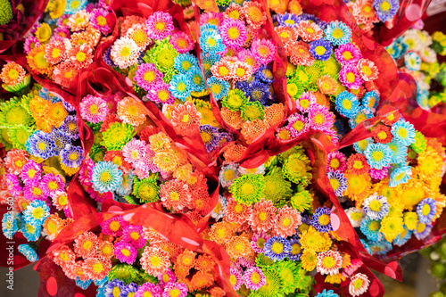 bouquets de fleurs colorées à la Plaza de Mercado de Paloquemao, Bogota, Colombie photo