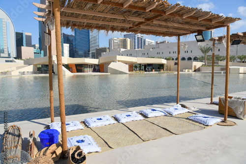 Schattenspendender Ruheplatz am Qasr Al Hosn photo