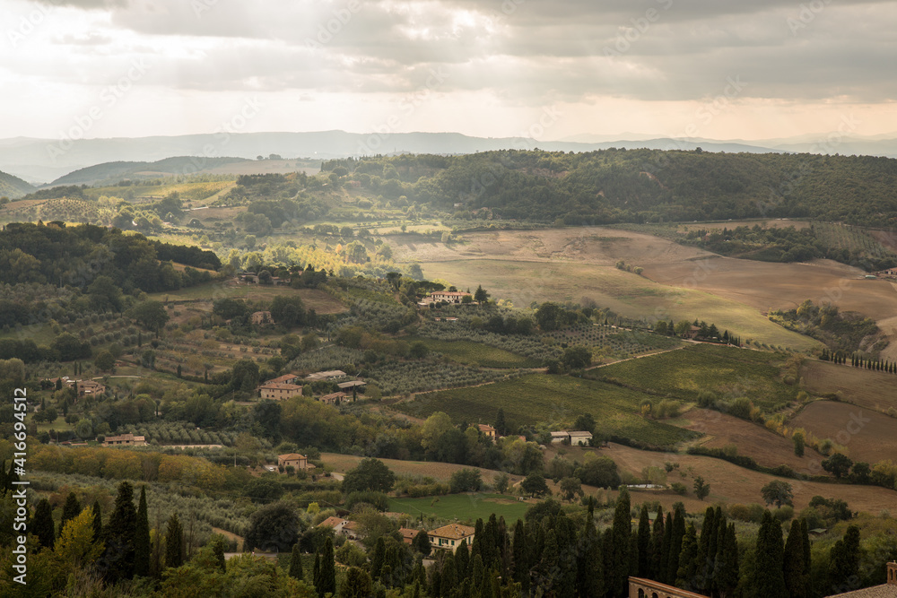 Obraz premium Very beautiful rural landscape in Tuscany, north Italy during summer.