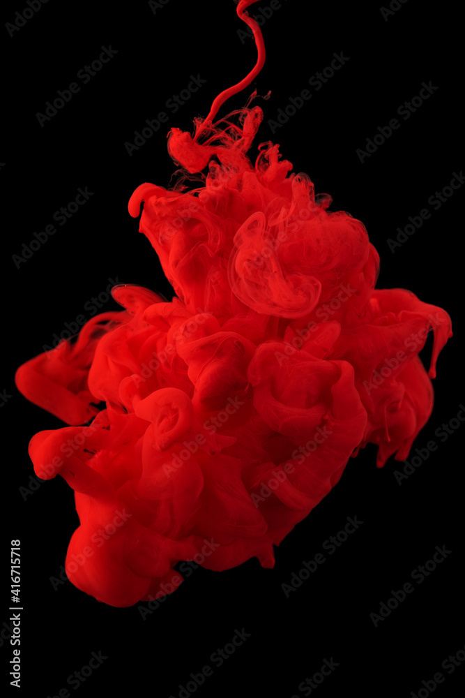 acrylic ink in water form an abstract smoke pattern isolated on black background - obrazy, fototapety, plakaty 