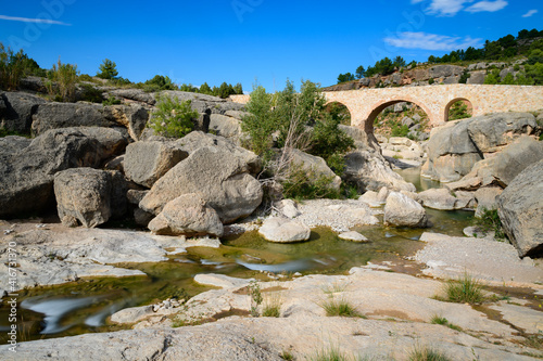Puente de Cananillas sobre el río Bergantes, cerca de la población de Aguaviva, en la provincia de Teruel. Aragón. España. Europa
