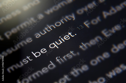 фотографія Text written 'be quiet'