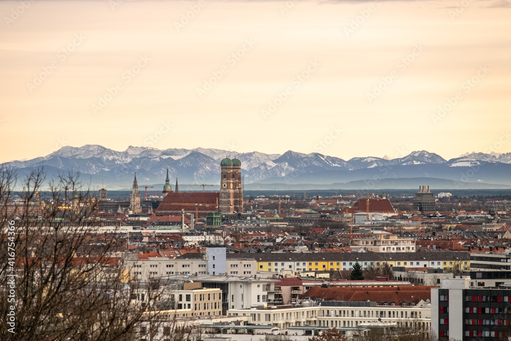München mit Berge