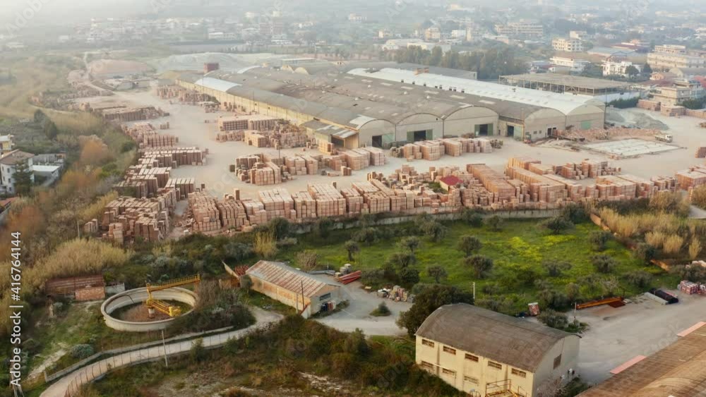 Fabbrica di mattoni per costruzioni industriali Fabbrica di mattoni per costruzioni industriali