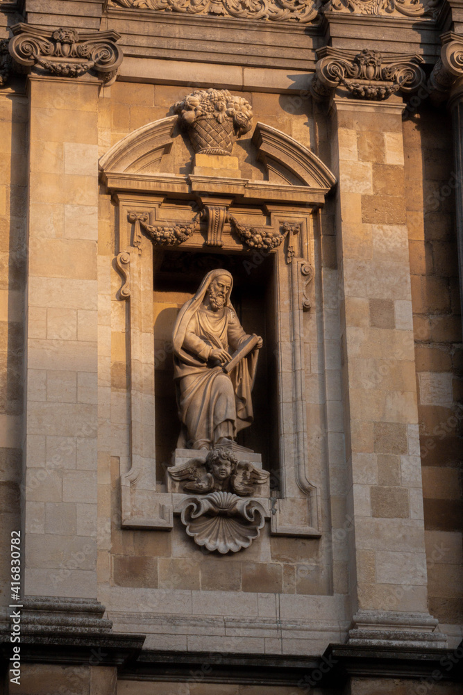Catedral de Amberes (Gótico brabantino) - Handschoenmarkt, Antwerp - Iglesia más grande de Bélgica Catedral de Amberes (Gótico brabantino) - Handschoenmarkt, Antwerp - Iglesia más grande de Bélgica