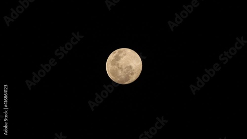zoom in on the full moon at night, high definition, Full HD, 1920x1080