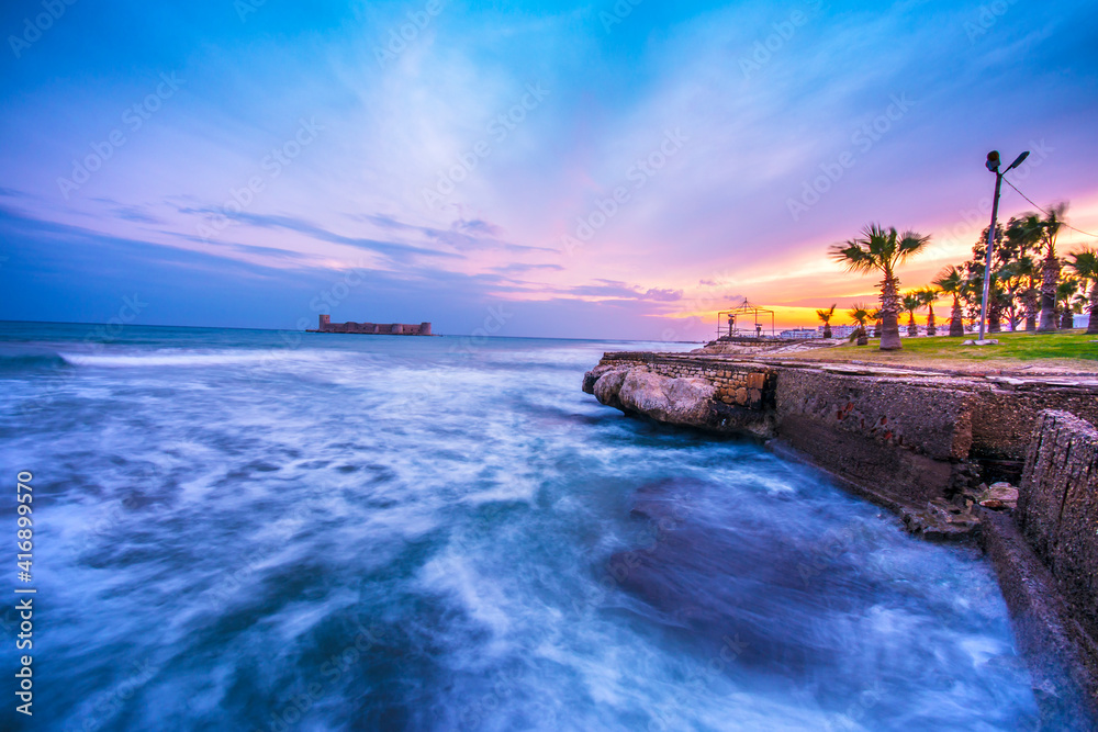 Naklejka premium Maiden Castle at sunset in Mediterranean