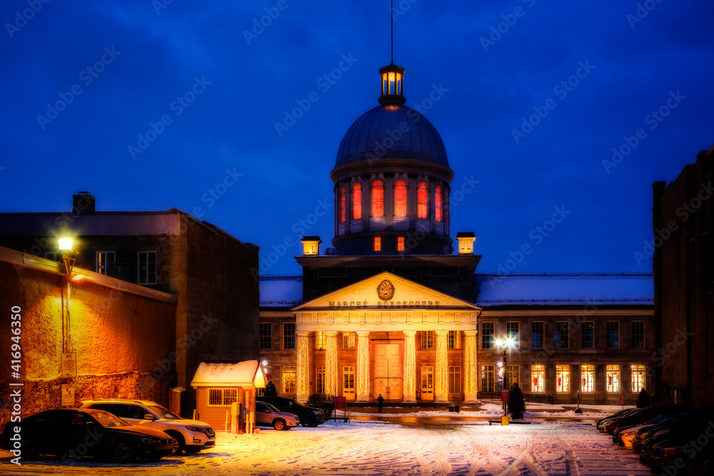 Fototapeta premium Montreal Old streets at night