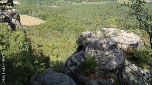 Sächsische Schweiz Wanderung im Wald und durch Felsenlandschaft