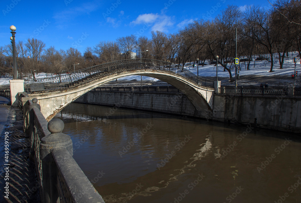 The Customs bridge. The Yauza River. Moscow The Customs bridge. The Yauza River. Moscow