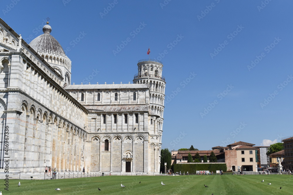 torre di Pisa con battistero