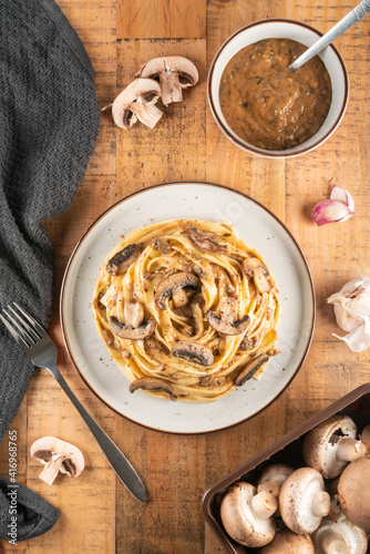 Creamy mushroom pasta top down