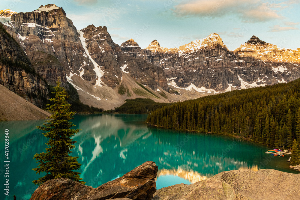 Early morning view of Moraine Lake in the mountains. 