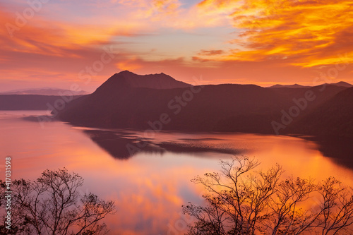 摩周第一展望台　摩周湖の夜明け © noriha