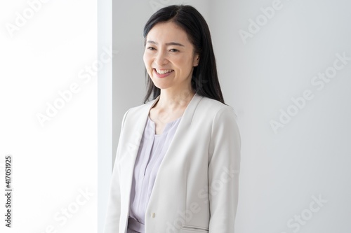 Free Download ミドル日本人　女性 - GFXLoad