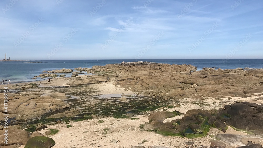 Barfleur im Département Manche in der Region Normandie Frankreich - Gezeitenkraft Gezeiten Ebbe Niedrigwasser Barfleur im Département Manche in der Region Normandie Frankreich - Gezeitenkraft Gezeiten Ebbe Niedrigwasser