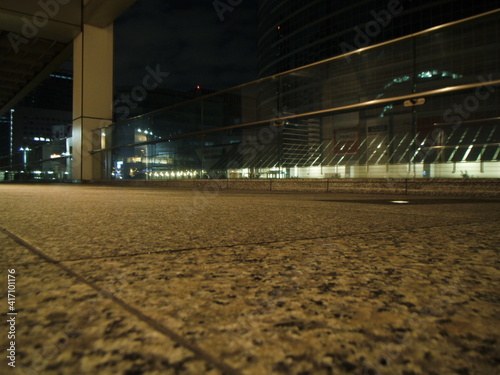 品川駅周辺 近未来的な歩道 深夜 無人