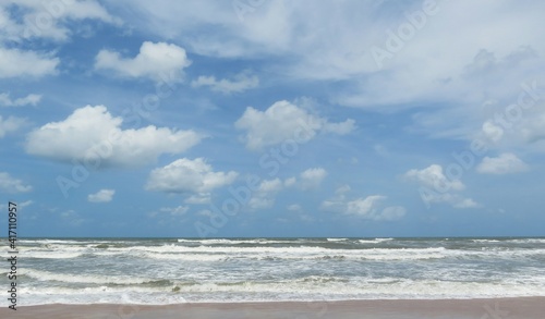Fototapeta Naklejka Na Ścianę i Meble -  Beautiful ocean view on Atlantic coast of North Florida