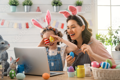 Canvas Print family preparing for Easter