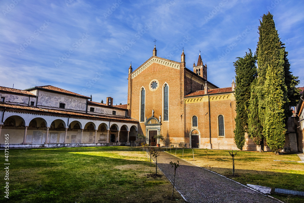Fototapeta premium View of Gothic style church of San Bernardino (Chiesa di San Bernardino) - XV century church of Verona which is part of a Franciscan convent. Verona, Italy.