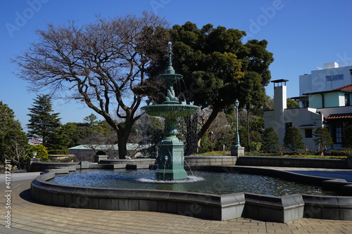港の見える丘公園 横浜 日本 - Fountain at Observatory of Harbor Viewing Park in Yokohama, Japan. 
