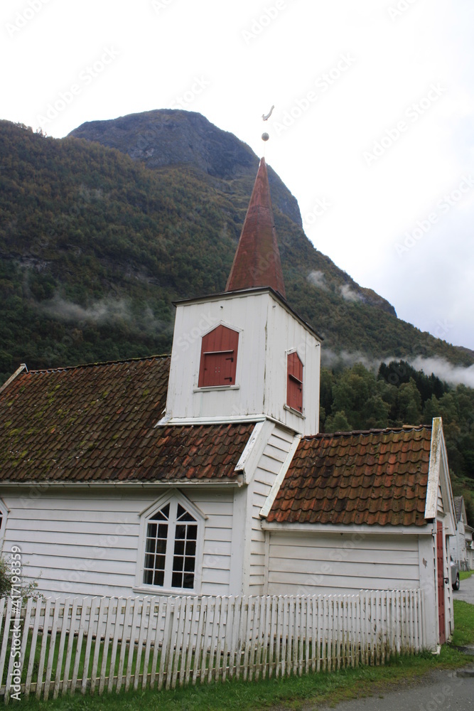 Undredal una preciosa iglesia noruega.