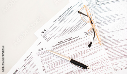 A 2021 Federal income tax laws W9 form