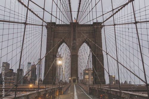 Fototapeta Naklejka Na Ścianę i Meble -  Brooklyn Bridge Early Morning Clouds