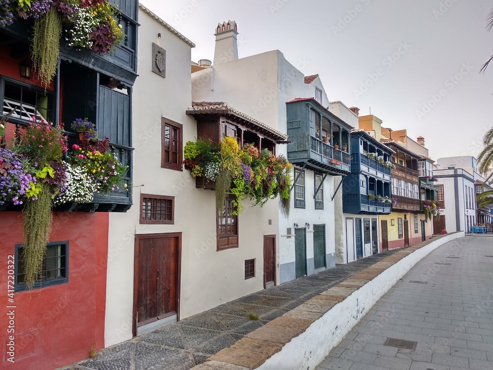 Fototapeta premium Colorful houses with balconies in Santa Cruz de La Palma, Canary Islands