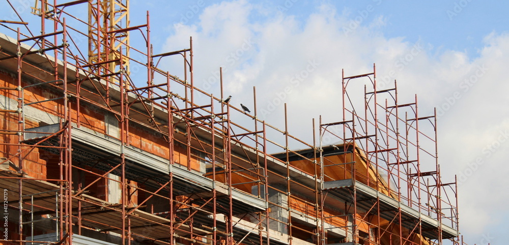 Lavori in corso nel cantiere in primavera - business Lavori in corso nel cantiere in primavera - business