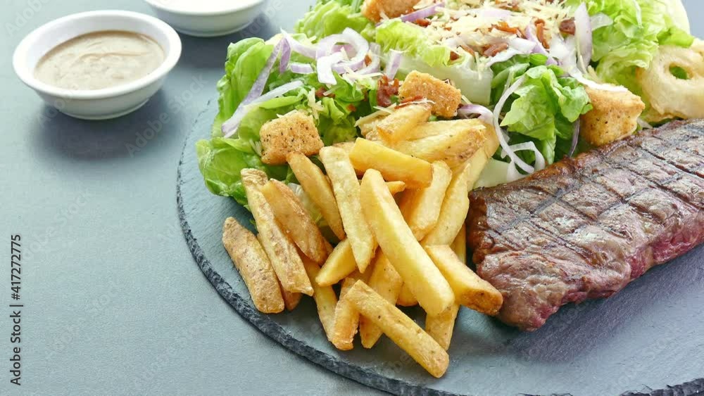 Grilled beef steak with fresh vegetable
Grilled beef steak with fresh vegetable