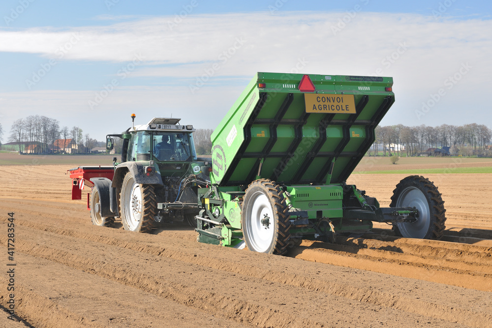 TRACTEUR AVEC PLANTEUSE JUNIOR main image 1