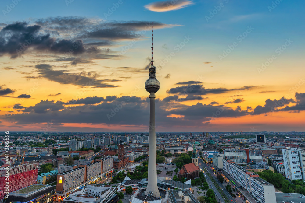 Obraz premium Berlin Germany, sunset city skyline at Alexanderplatz and Berlin TV Tower
