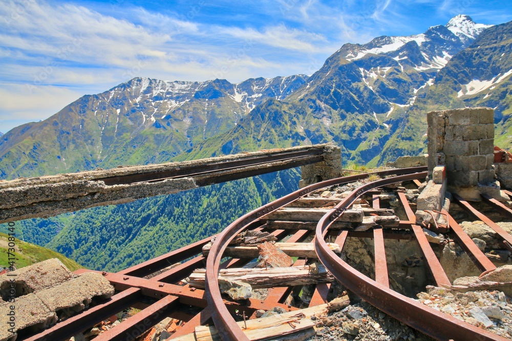 Obraz premium Des rails à la montagne - Mines du Bentaillou - Ariège