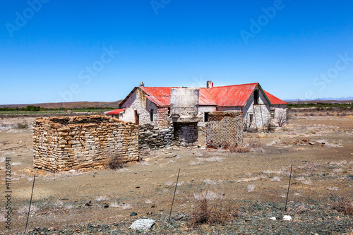 Canvas Print Abandoned house in the Karoo desert.