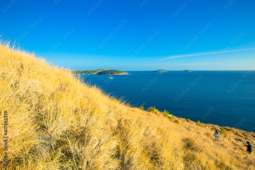 The natural background of the morning light rising in the middle of the sea and surrounded by mountains, cool breezes, the beauty of the ecology of the tourist attractions. The natural background of the morning light rising in the middle of the sea and surrounded by mountains, cool breezes, the beauty of the ecology of the tourist attractions.