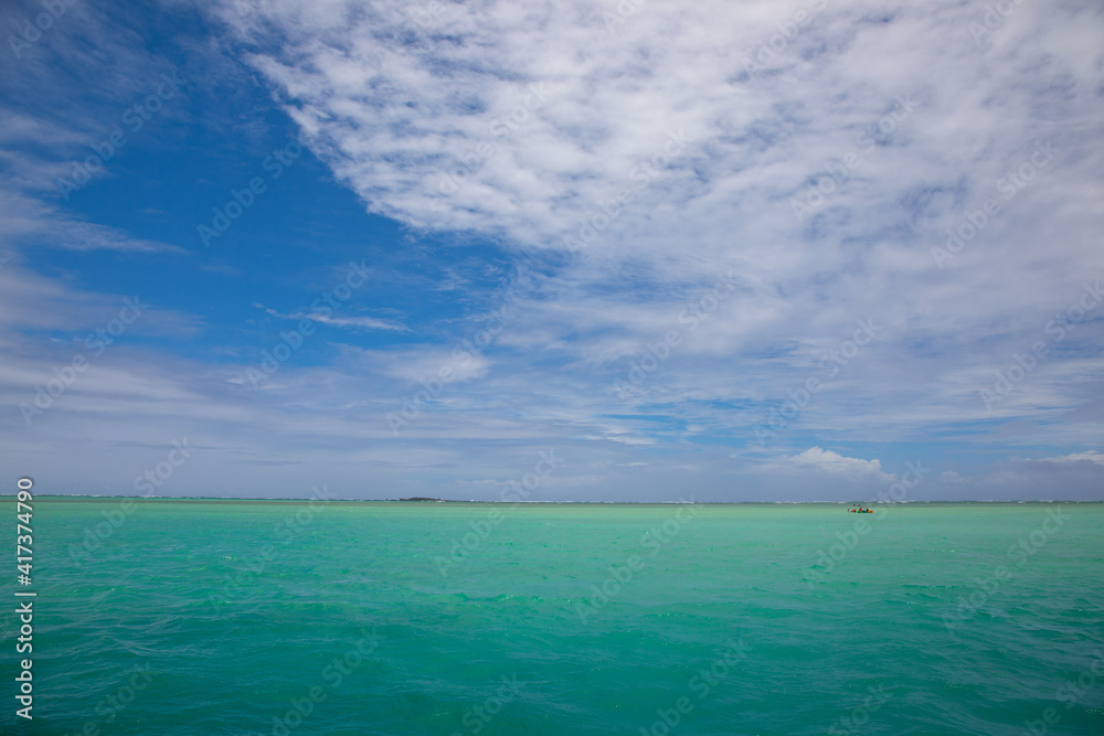 ハワイ エメラルドの海と青い空 ハワイ エメラルドの海と青い空