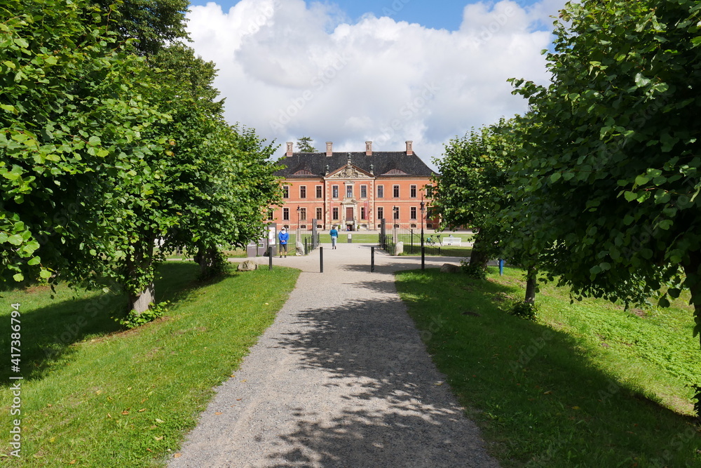Lindenallee Schloss Bothmer