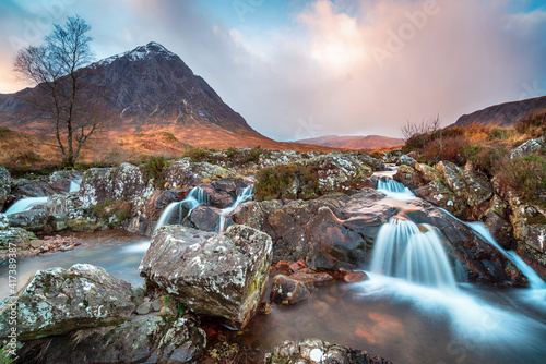 Fototapeta Naklejka Na Ścianę i Meble -  Beautiful waterfalls at Glen Etive