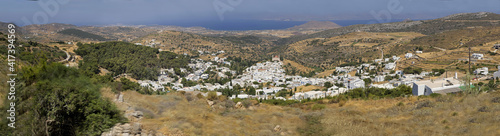Landschaft mit dem Dorf Lefkes auf der Insel Paros, Kykladen, Griechenland photo