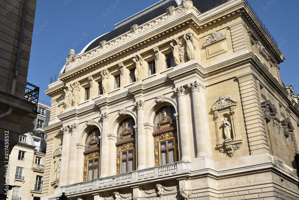 Façade de l'opéra Comique à Paris, France