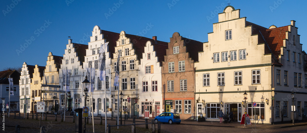 Berühmte Häuserzeile mit Giebeldächern, Holländerstadt Friedrichstadt, Banner