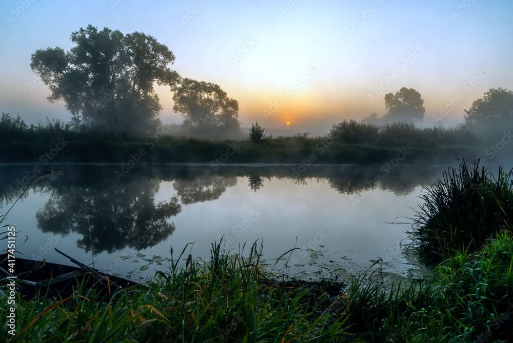Fototapeta premium Poranne mgły w Dolinie Narwi