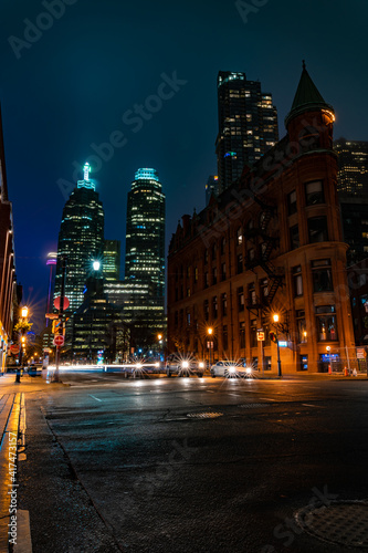 Toronto at night © ROOZBEH