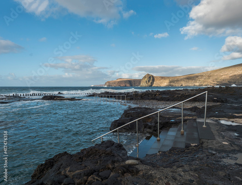 Billede på lærred view of Natural sea pool Las Salinas de Agaete in Puerto de Las Nieves and coast cliffs