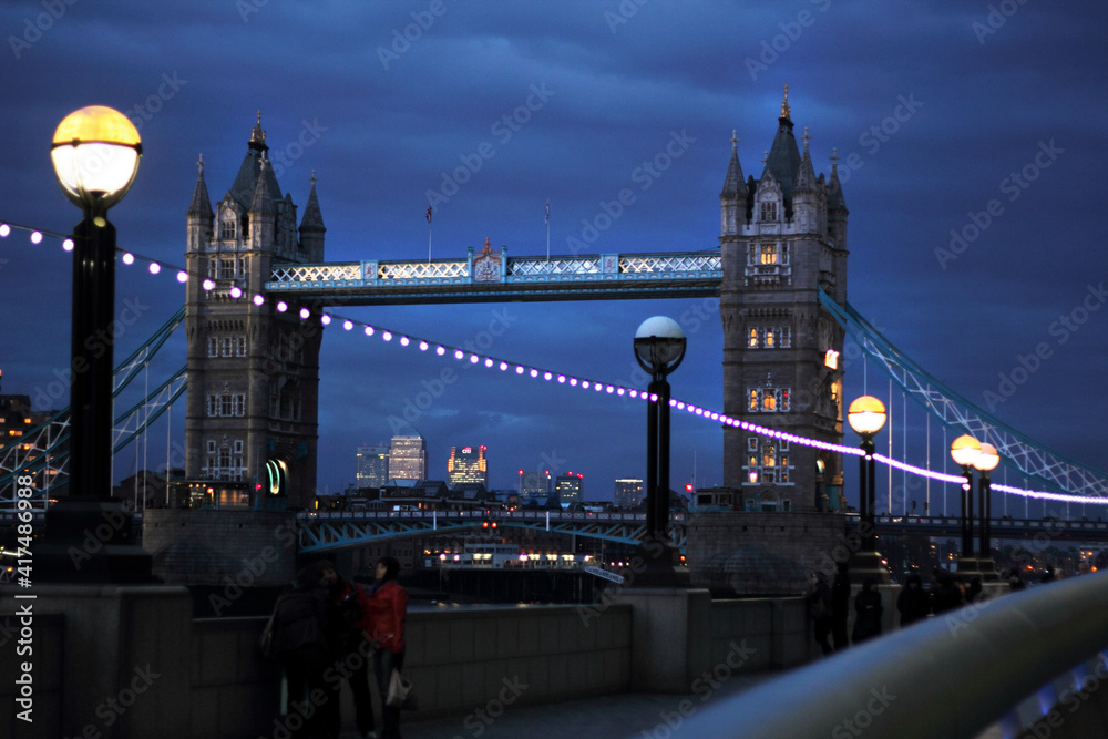 Fototapeta premium tower bridge at night
