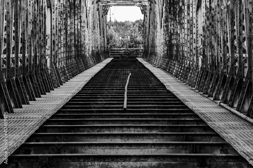 Fototapeta Naklejka Na Ścianę i Meble -  stary żelazny most kolejowy 