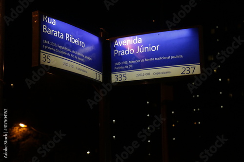 Esquina na Rua Barata Ribeiro e Avenida Prado Junior, Copacabana, Rio de Janeiro, Brasil.
